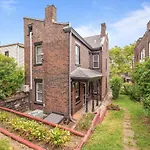 Oakland, Pittsburgh !D Modern And Stylish Private Bedroom With Shared Bathroom