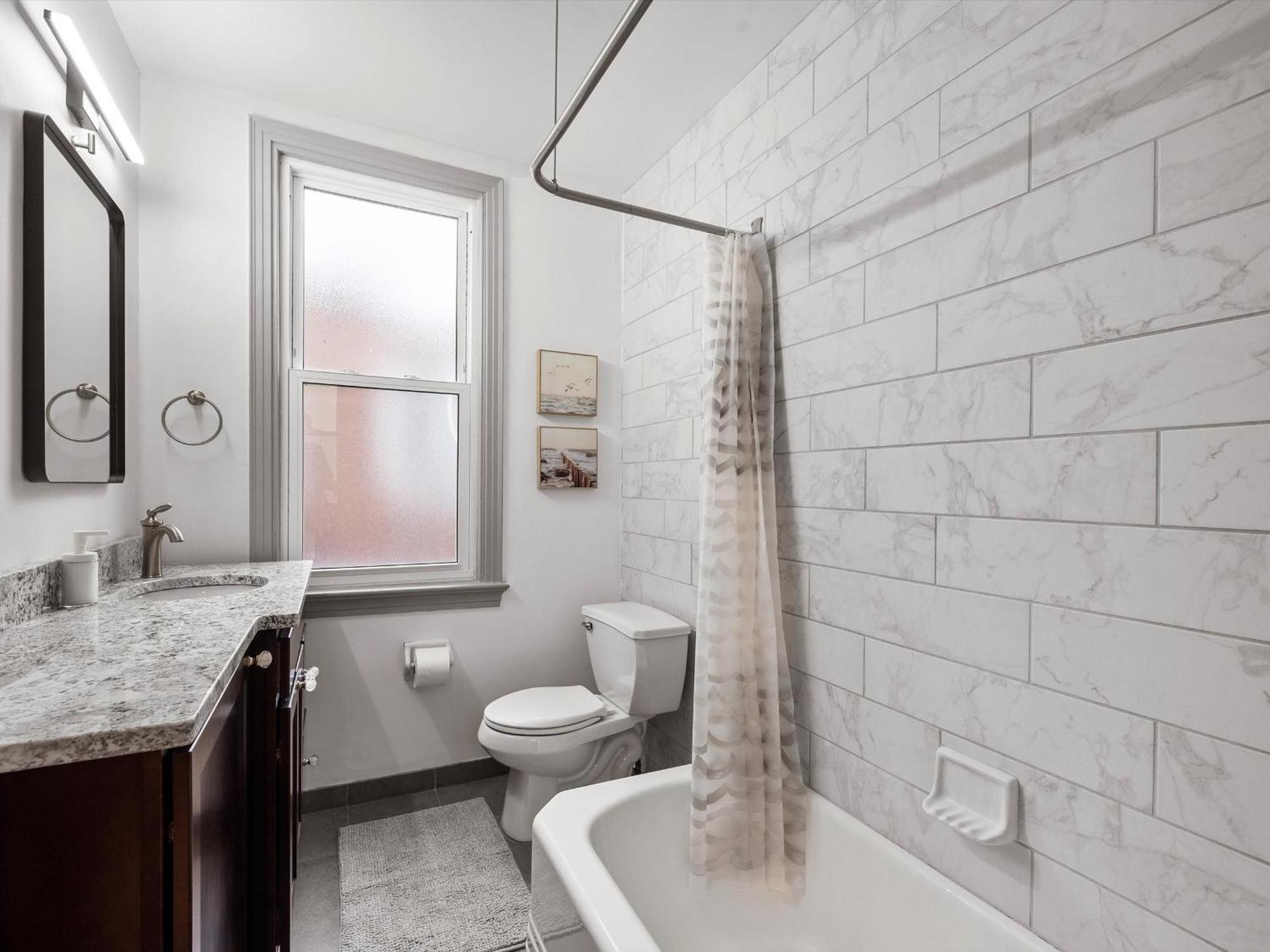 Oakland, !d Modern And Stylish Private Bedroom With Shared Bathroom Pittsburgh