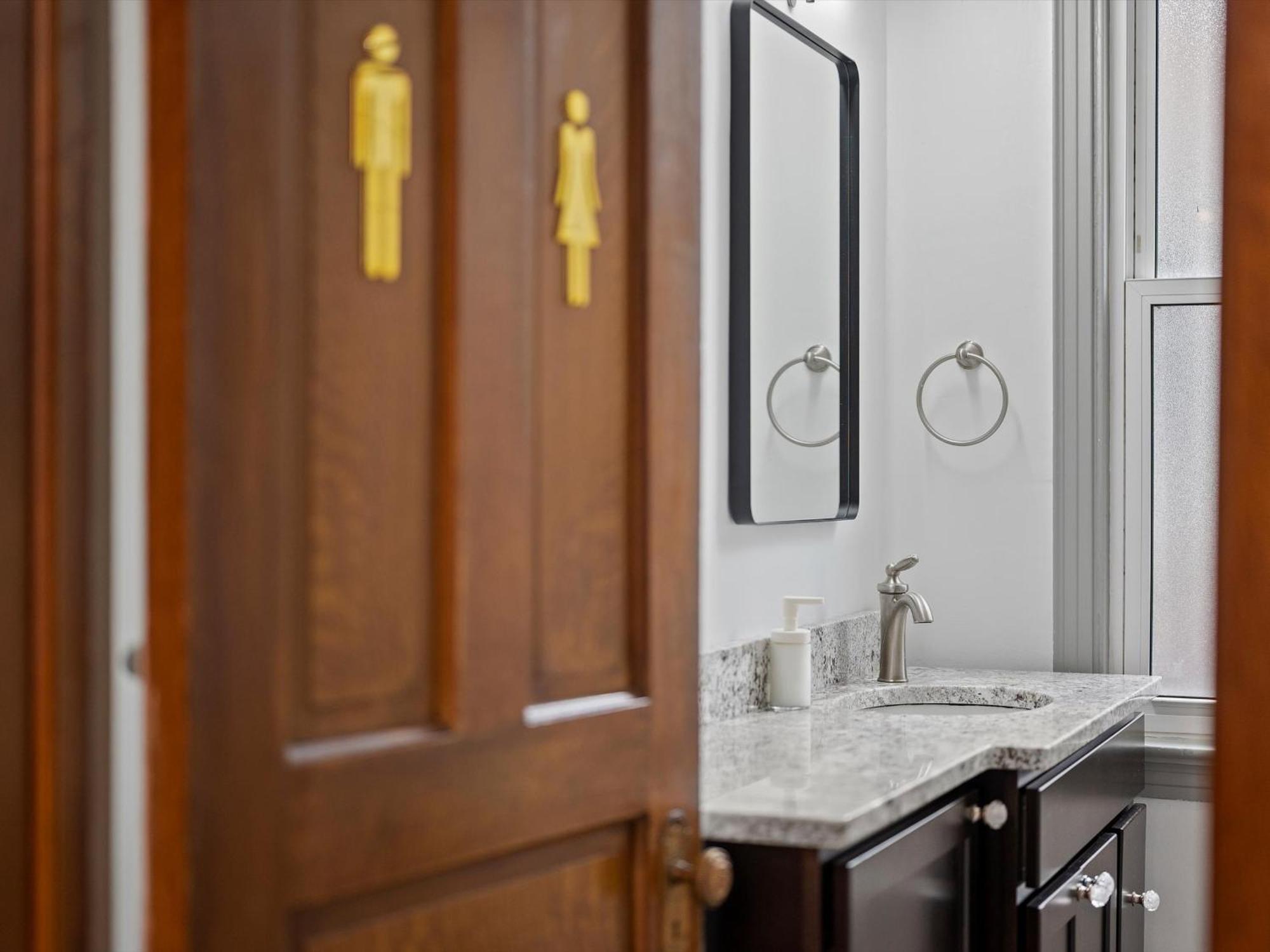 Oakland, !d Modern And Stylish Private Bedroom With Shared Bathroom Homestay Pittsburgh