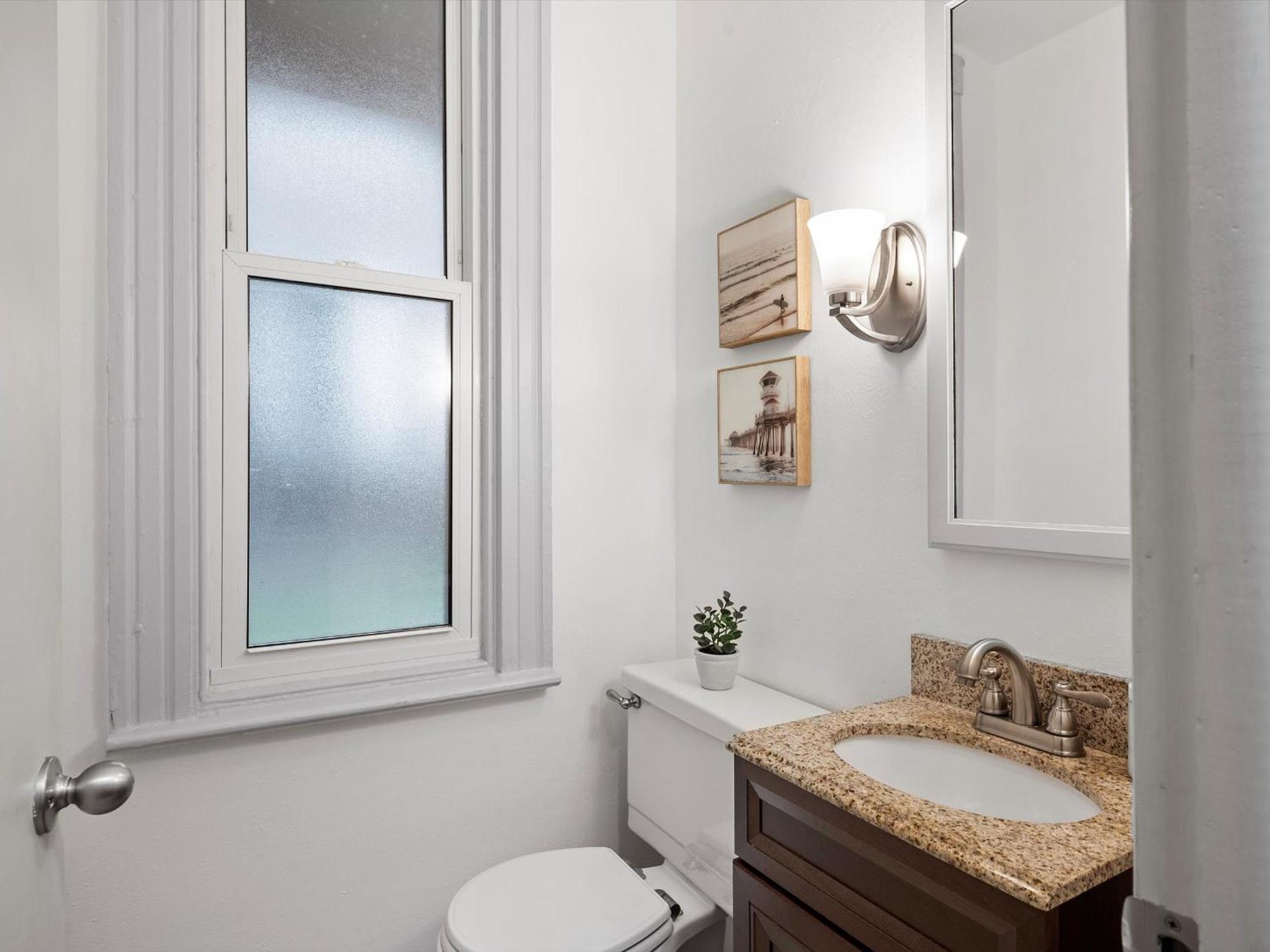 Homestay Oakland, !d Modern And Stylish Private Bedroom With Shared Bathroom